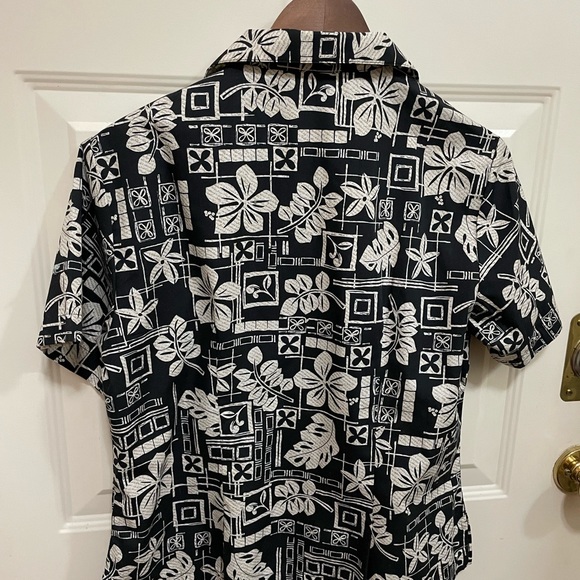 Hilo Hattie blouse - Picture 3 of 5